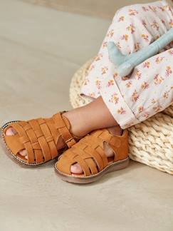 Calçado-Sandálias em pele, biqueira fechada, para bebé