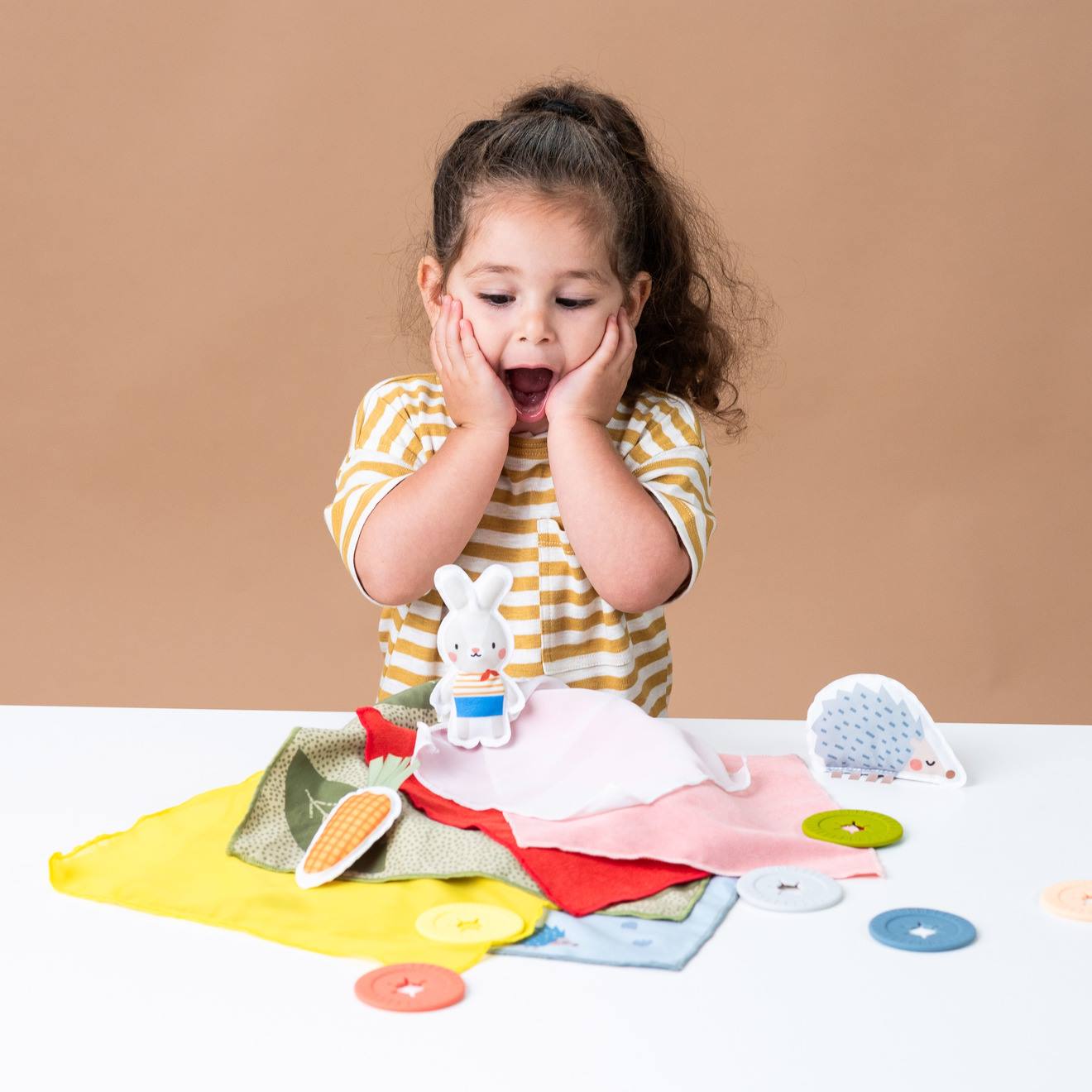 Jogo das escondidas - TAF TOYS multicolor
