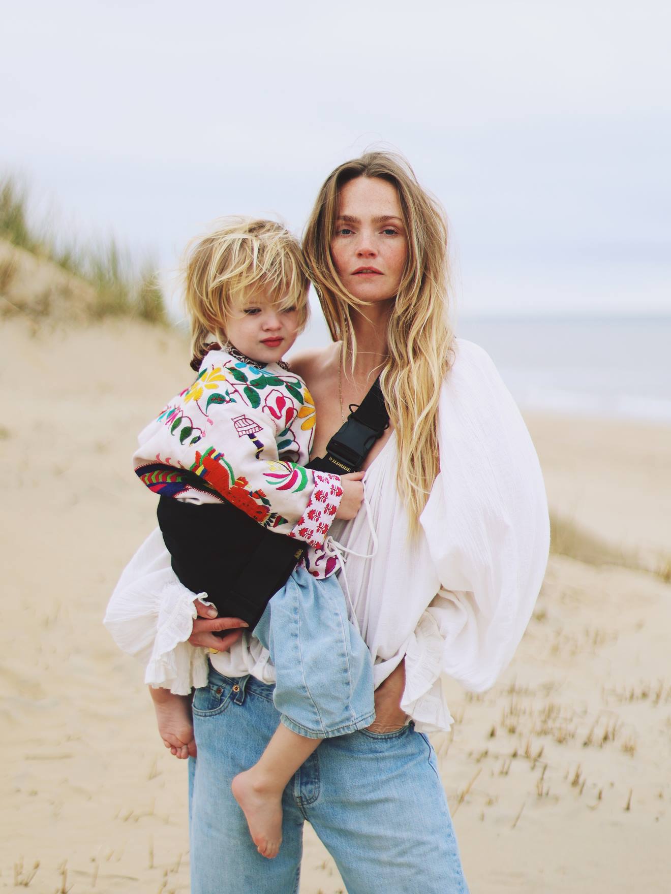 Porta-bebé e criança 9 meses - 4 anos preto