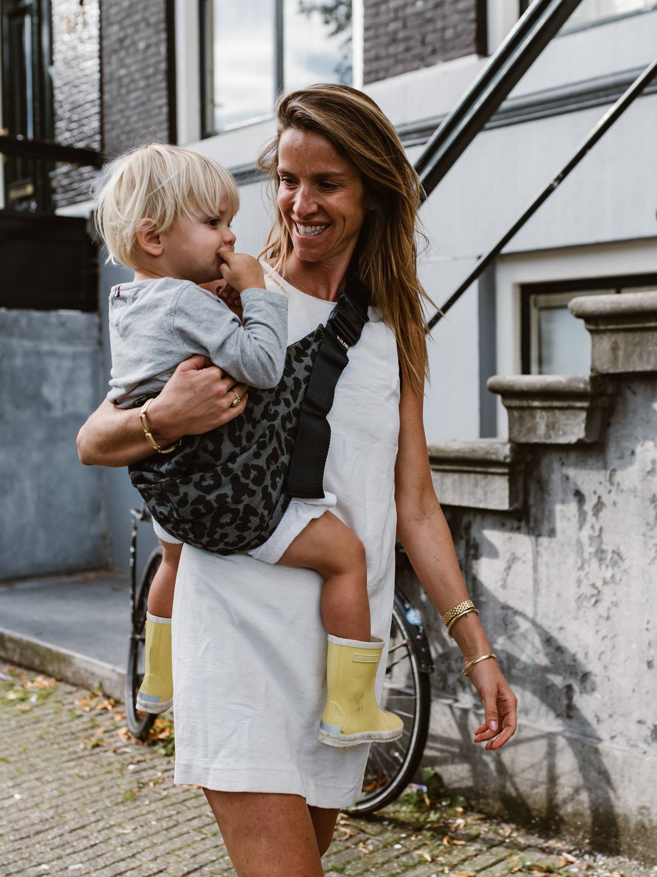 Porta-bebé e criança 9 meses - 4 anos cinzento estampado