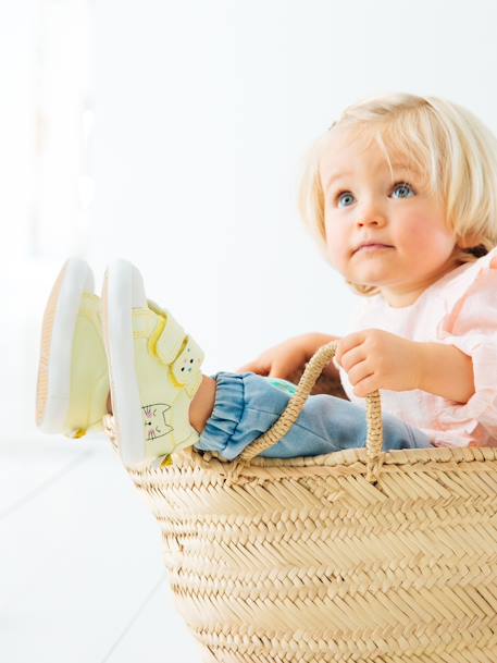 Sapatilhas com barras autoaderentes, em tecido, para bebé menina AMARELO CLARO LISO COM MOTIVO+AZUL MEDIO ESTAMPADO+VERDE CLARO LISO COM MOTIVO 