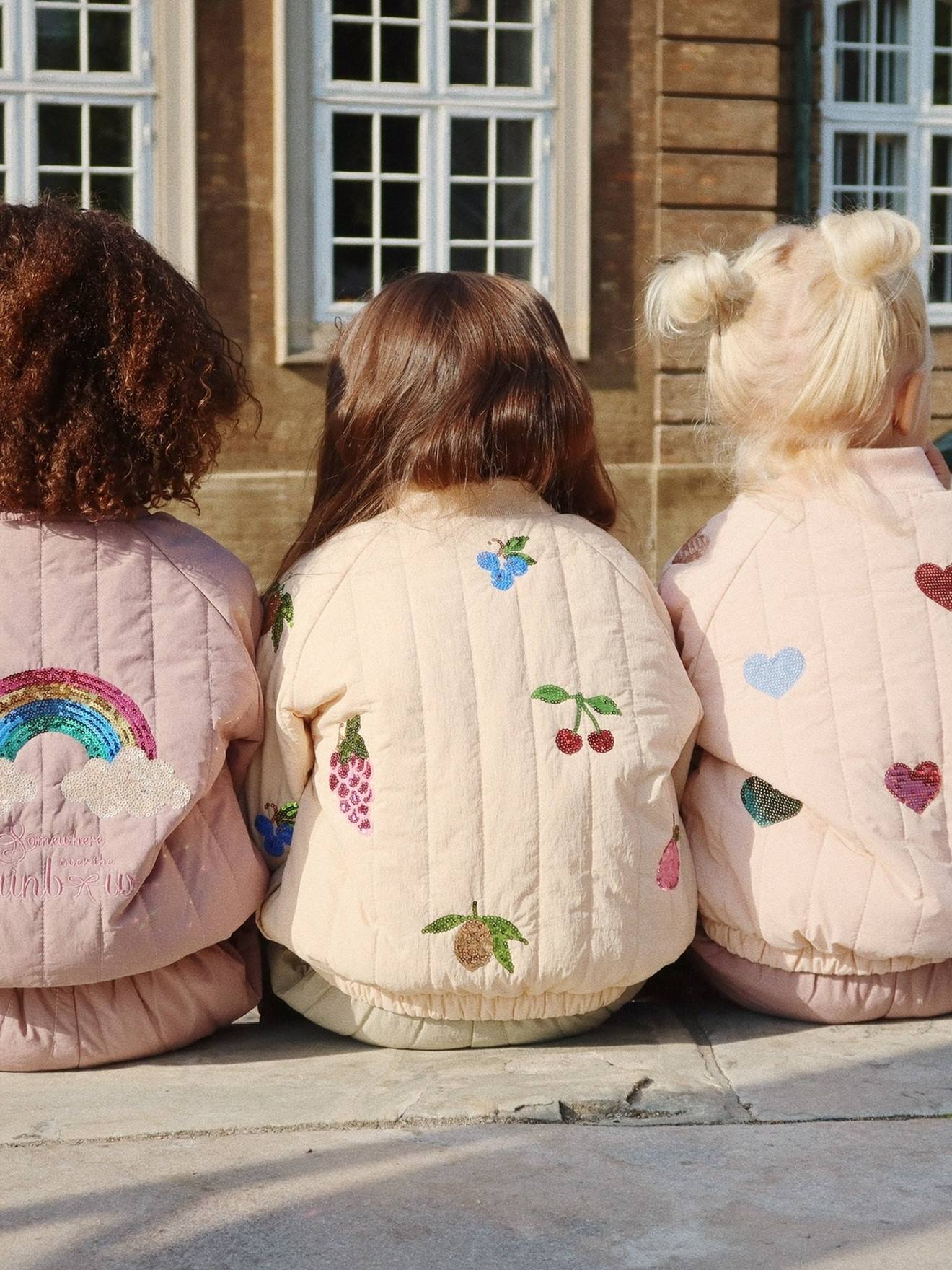 Blusão acolchoado com motivos em lantejoulas Juno KONGES SLOJD  rosa-nude