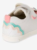 Sapatilhas em pele para menina, coleção autonomia Branco claro liso com motivo+BRANCO MEDIO LISO COM MOTIVO 