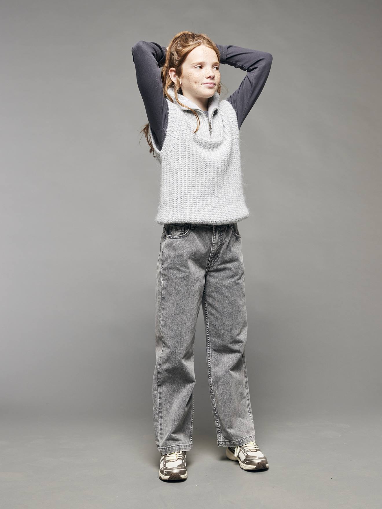 Jeans largos para menina JONEN.  ganga cinzenta